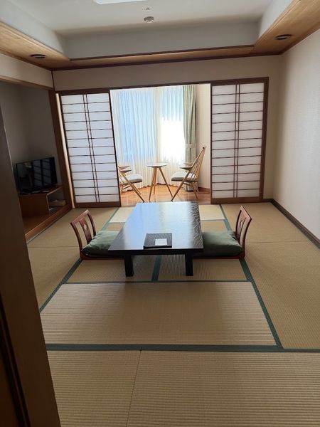 ファイル:鎌倉パークホテル 客室04.jpg