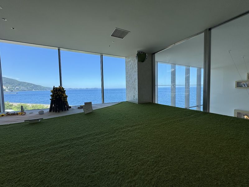 ファイル:熱海後楽園ホテル 館内01.jpg