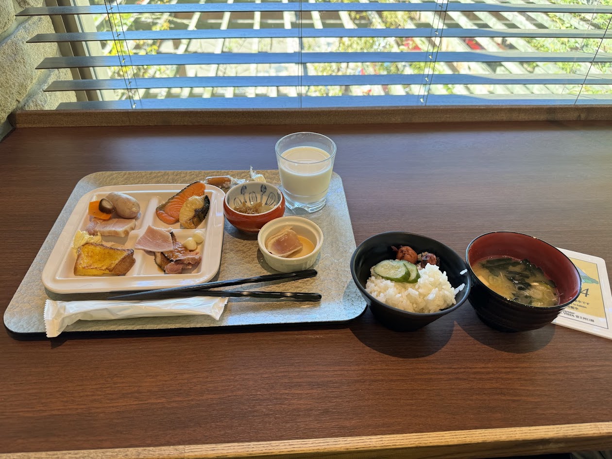 朝食